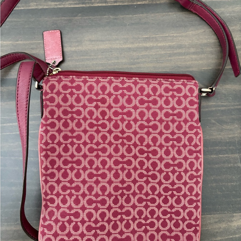 Coach Signature Crossbody - Picture 3 of 4